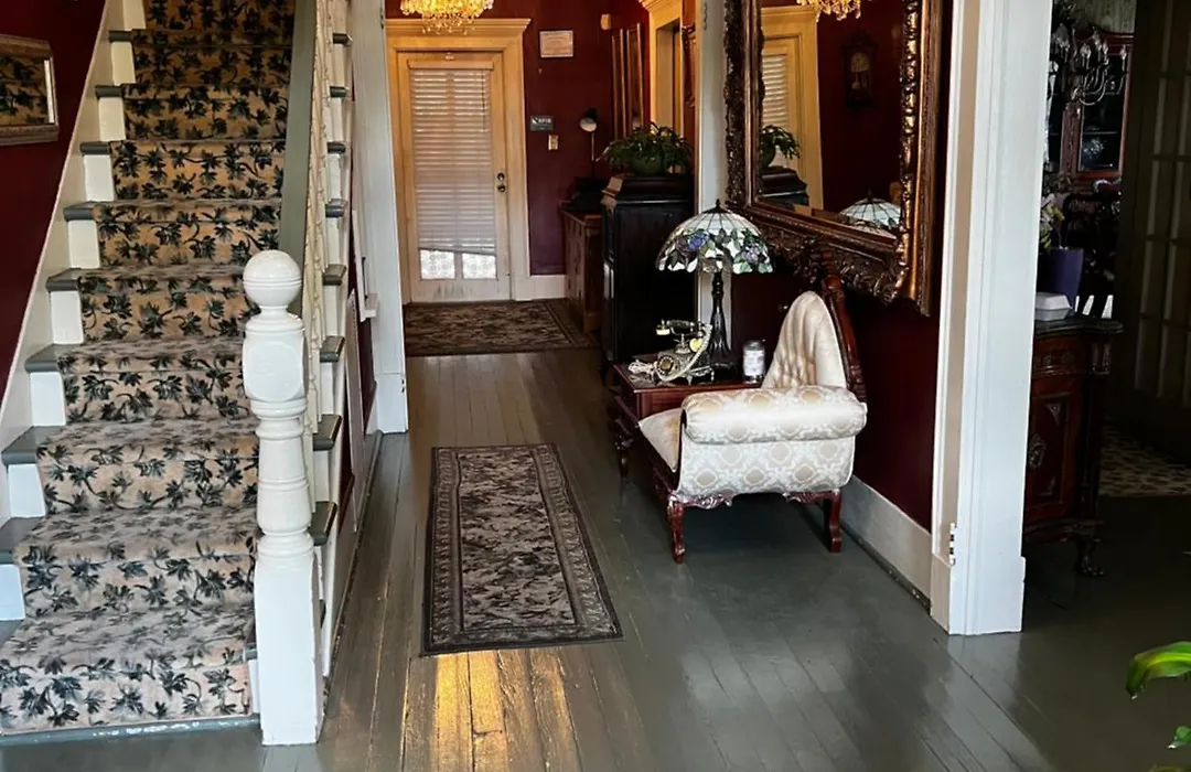 Commodore Bed & Breakfast-1